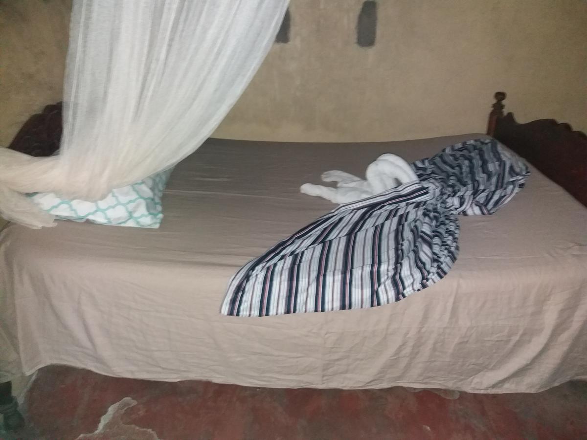 Hostal La Gloria Merida Bagian luar foto